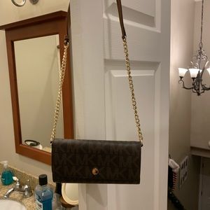 Michael Kors crossbody bag. Excellent condition.